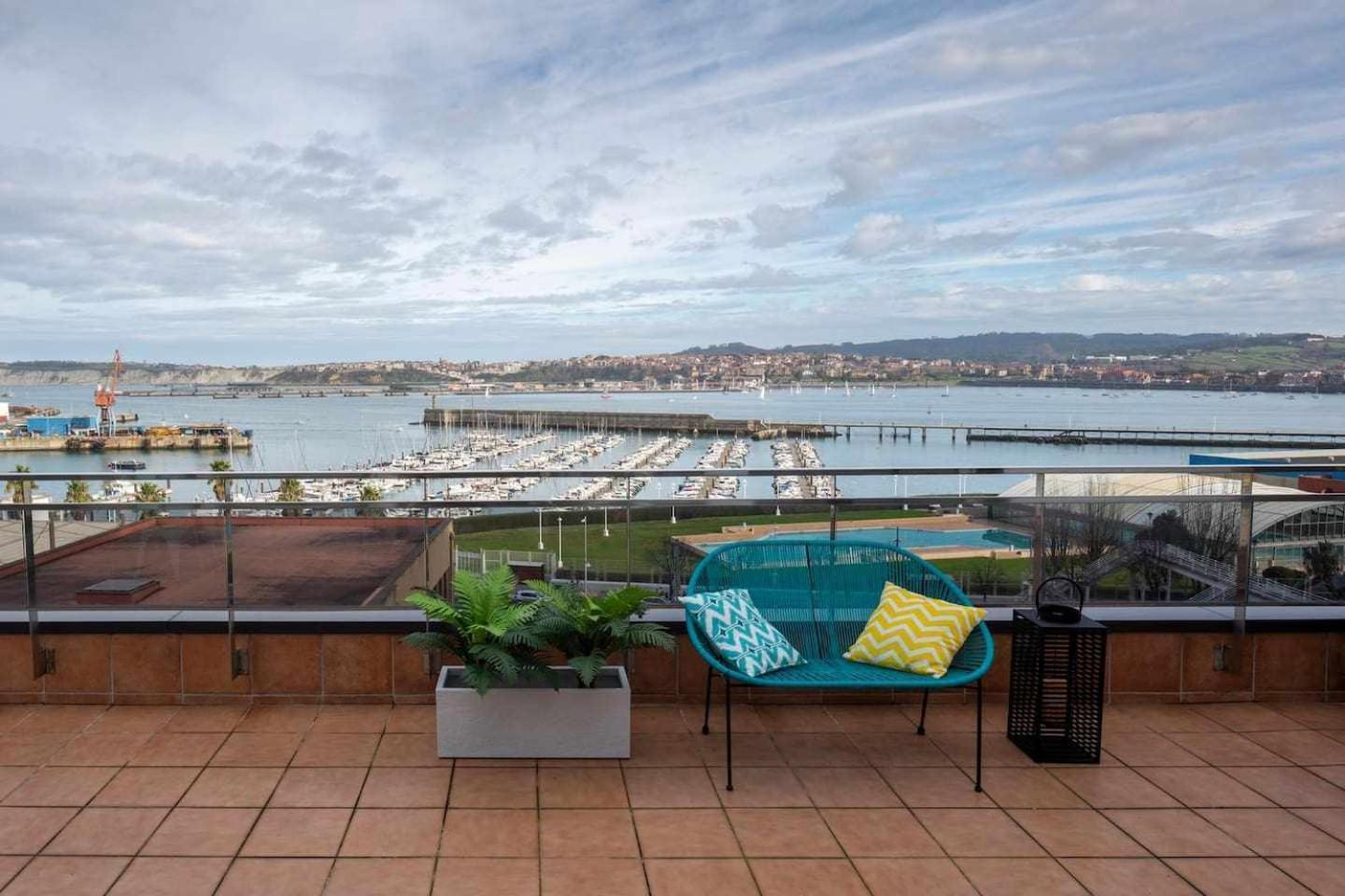 サントゥルツィAtico Lujo Costa Vasca Bilbaoterraza Mar Jacuziアパートメント エクステリア 写真